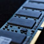 Una placa de memoria RAM
