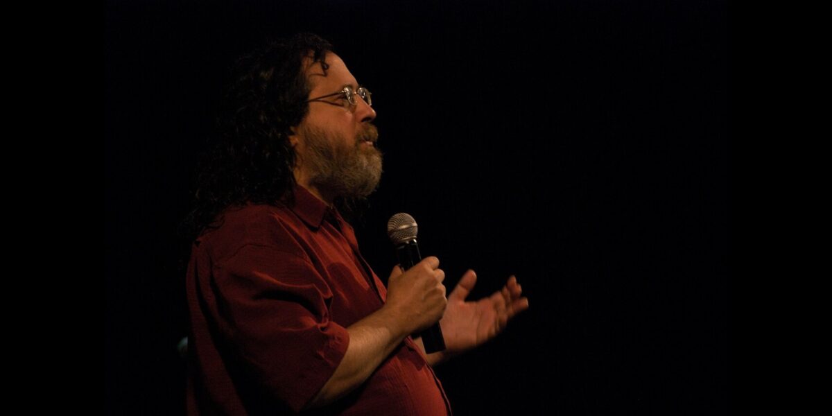 Richard Stallman dando una conferencia